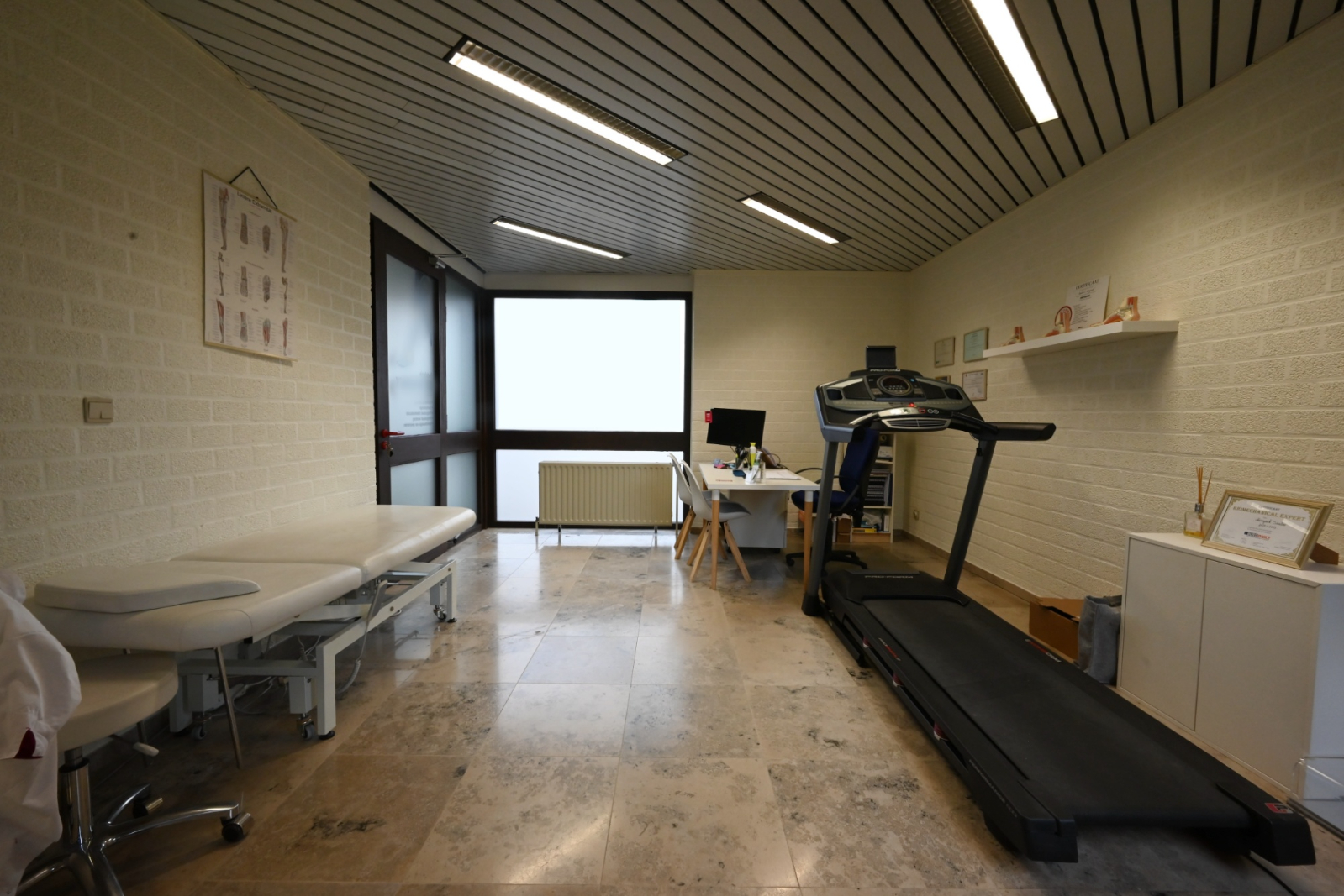 Praktijk-/ kantoorruimtes op een commerciële locatie! - foto 4