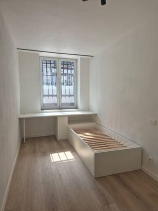 Exclusief gebouw op een unieke locatie in het centrum van Kortrijk- Studentenkamers met eigen sanitair- Gemeenschappelijke keuken...