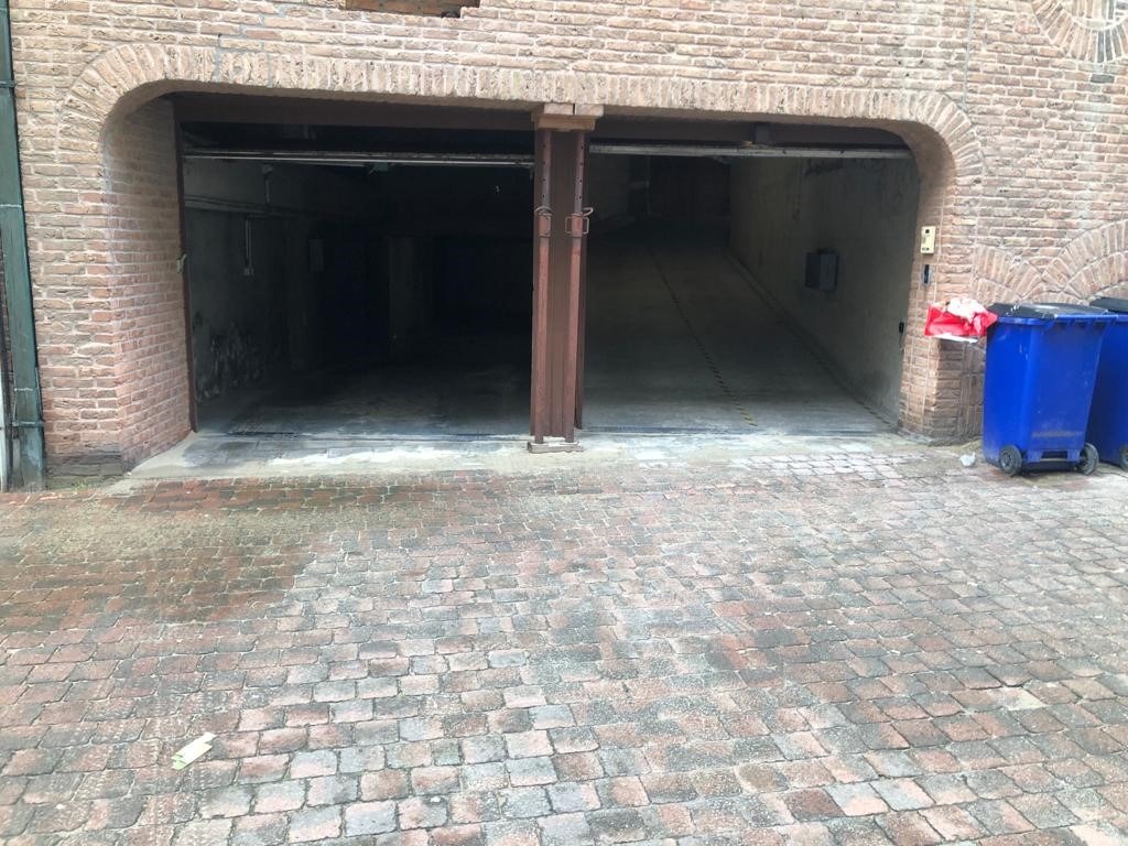 Overdekte standplaats - moeilijk te vinden in deze omgeving van de Zeedijk - foto 3