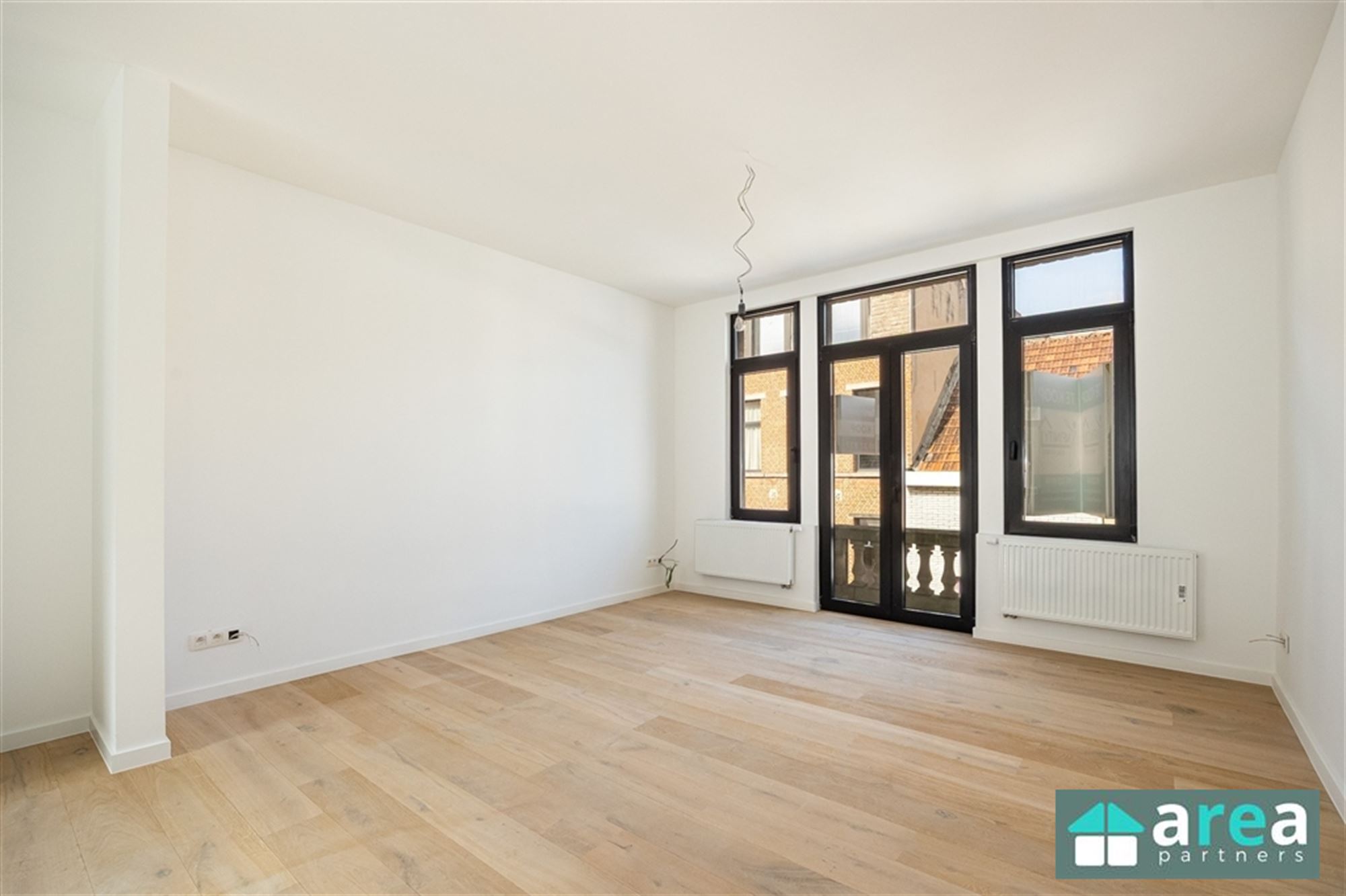 Modern gerenoveerd 1 slaapkamer appartement! - foto 1