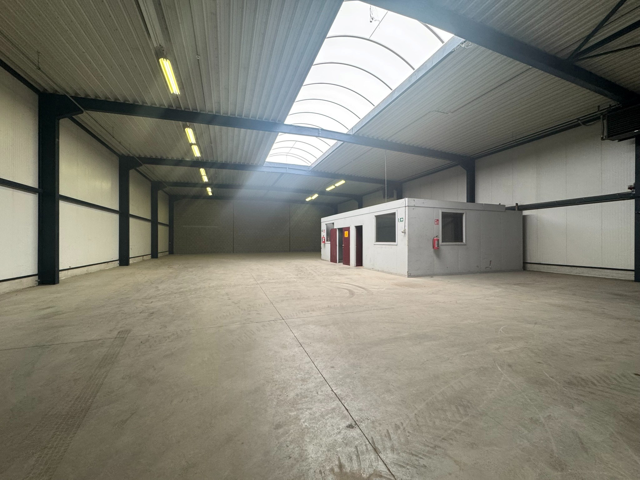 Handels- /opslagruimte van ca. 540m² (evt. mogelijkheid tot huren van 324m²) te Gierle - foto 5