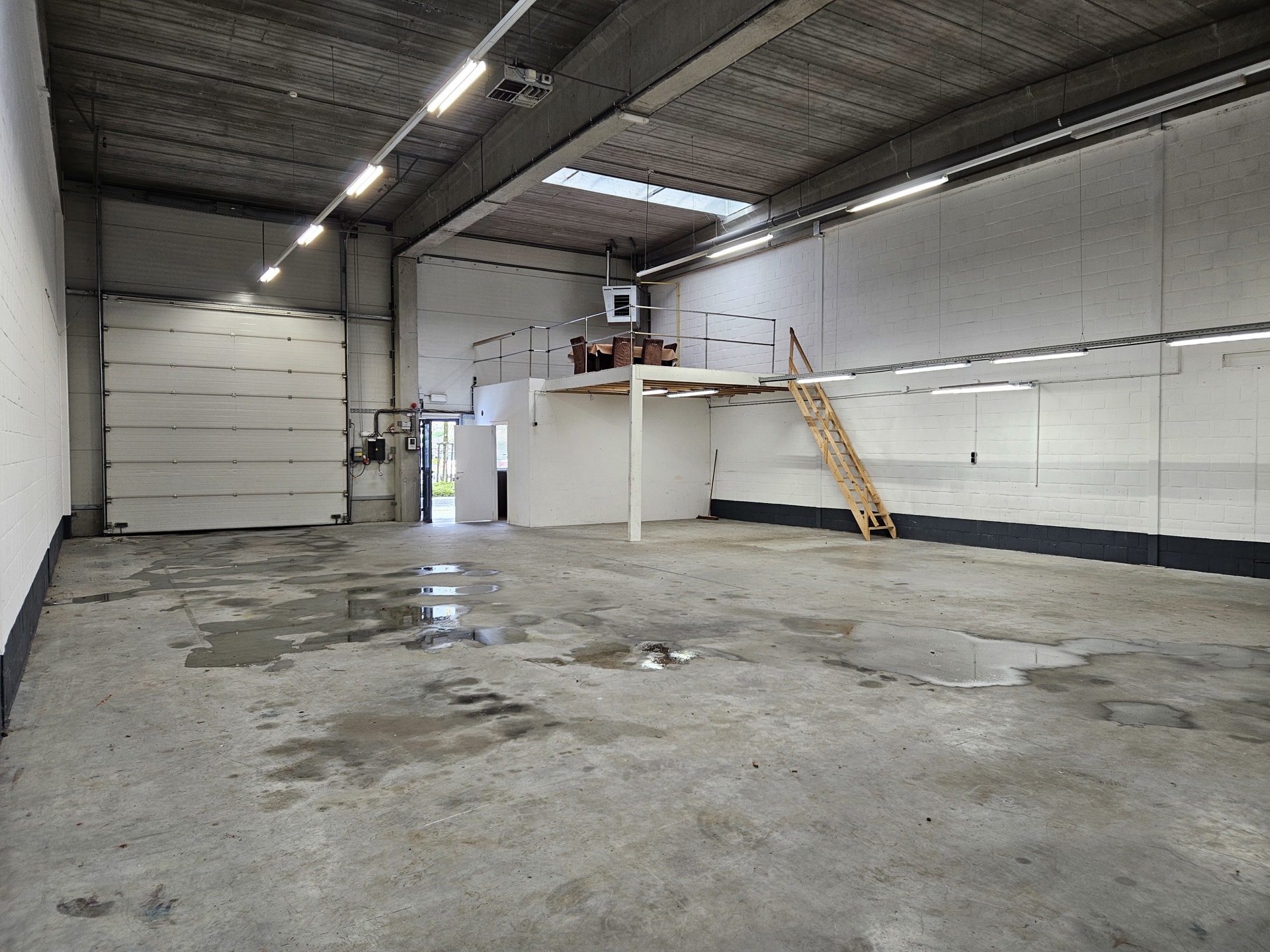 Ruime bedrijfsruimte van ca. 220m² te Turnhout - foto 3