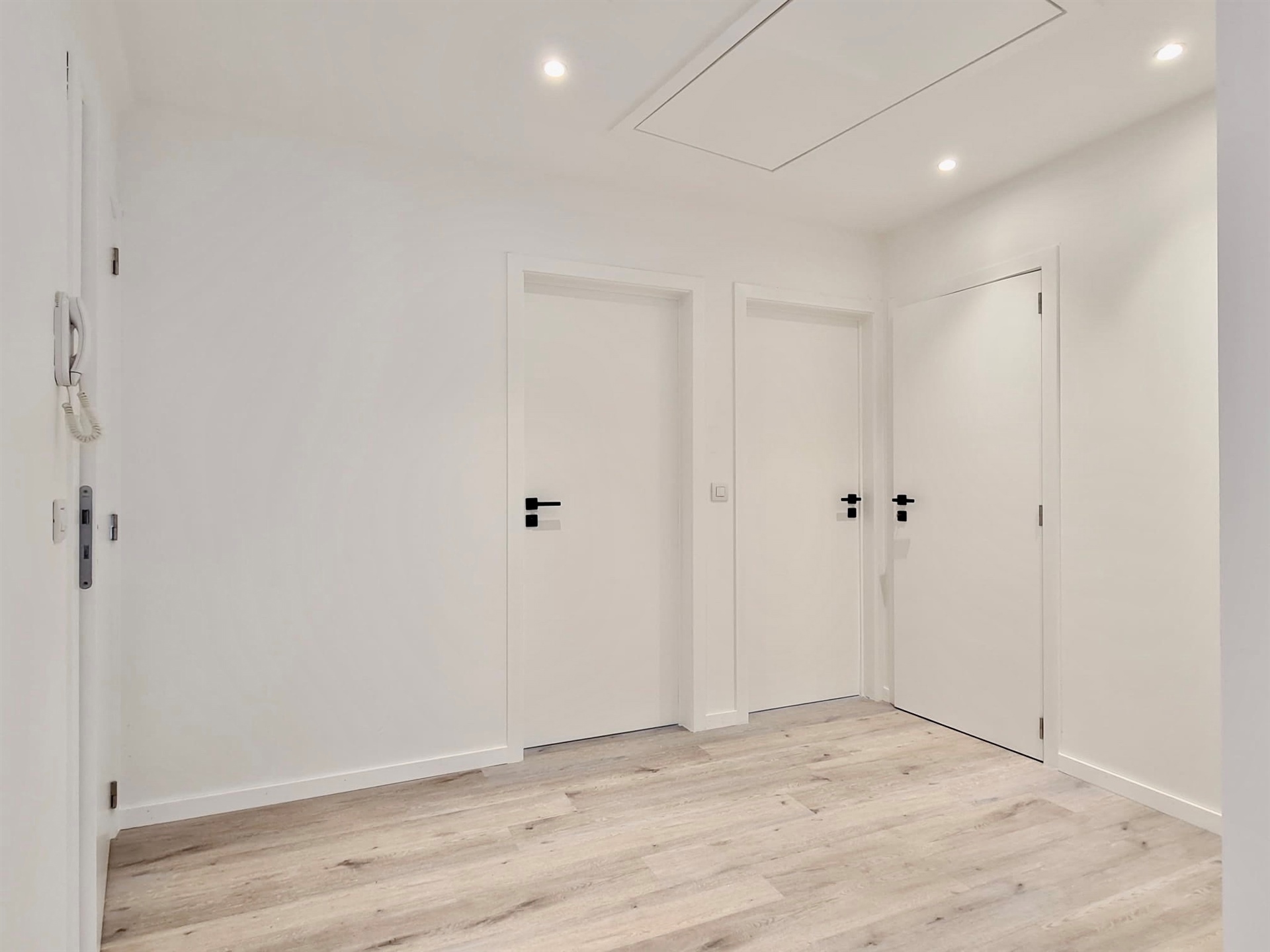 KWALITATIEF GERENOVEERD APPARTEMENT met 3 slaapkamers. - foto 5