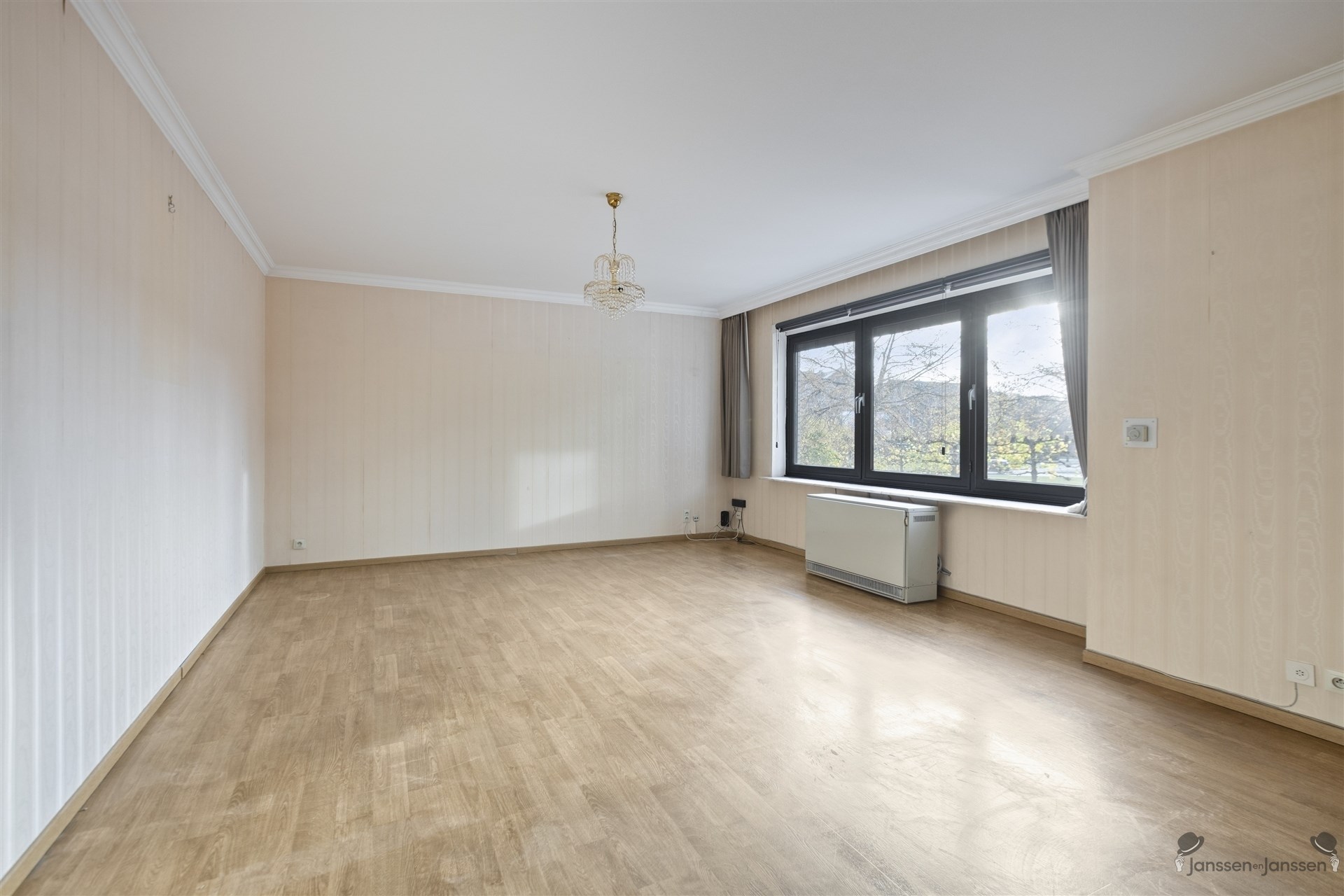 Lichtrijk 2-slaapkamerappartement met garagebox in het hart van Leopoldsburg! - foto 5