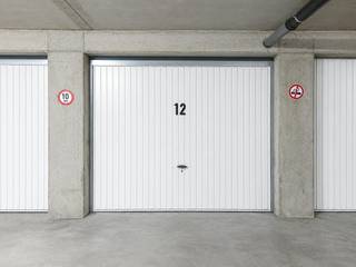 Deze centraal gelegen garagebox (nr. 12), uitgerust met verlichting en elektriciteit, bevindt zich in de residentie Duinzicht III, aan de Duinenweg 231B te Middelkerke. De garagebox is gelegen op verdieping -1 en heeft een totale oppervlakte van 16m².<br /><br />Diepte: 5,95m<br />Breedte: 2,75m<br />Hoogte: 1,98m<br />Inrijbreedte: 2,37m<br /><br />Geïnteresseerd in deze goed gelegen box in Middelkerke? Neem vandaag nog contact met ons op om een bezichtiging te plannen!<br /><br />Bestuursmaatregelen in het maatregelenregister: in aanvraag