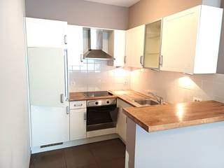 Gelijkvloers appartement met 2 slaapkamers en terras in een kleine (4 app.) en rustige residentie. Gelegen op 50 meter van het Ten Akker Park en...