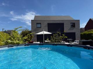 Exclusieve moderne villa met ZW tuin: EPC .Deze stijlvolle, tijdloze, moderne villa biedt meer dan 280 m² bewoonbare opp. en is ZW-georiënteerde...