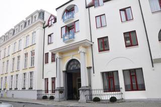 Afgesloten garagebox nummer 19 gelegen in Brugge centrum.<br />Inrit naar het garagecomplex naast residentie Ten Eeckhoute.