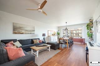 Te koop: Licht en ruim appartement in Merksem!Dit charmante appartement in Merksem biedt de ideale combinatie van comfort, stijl en functionaliteit...