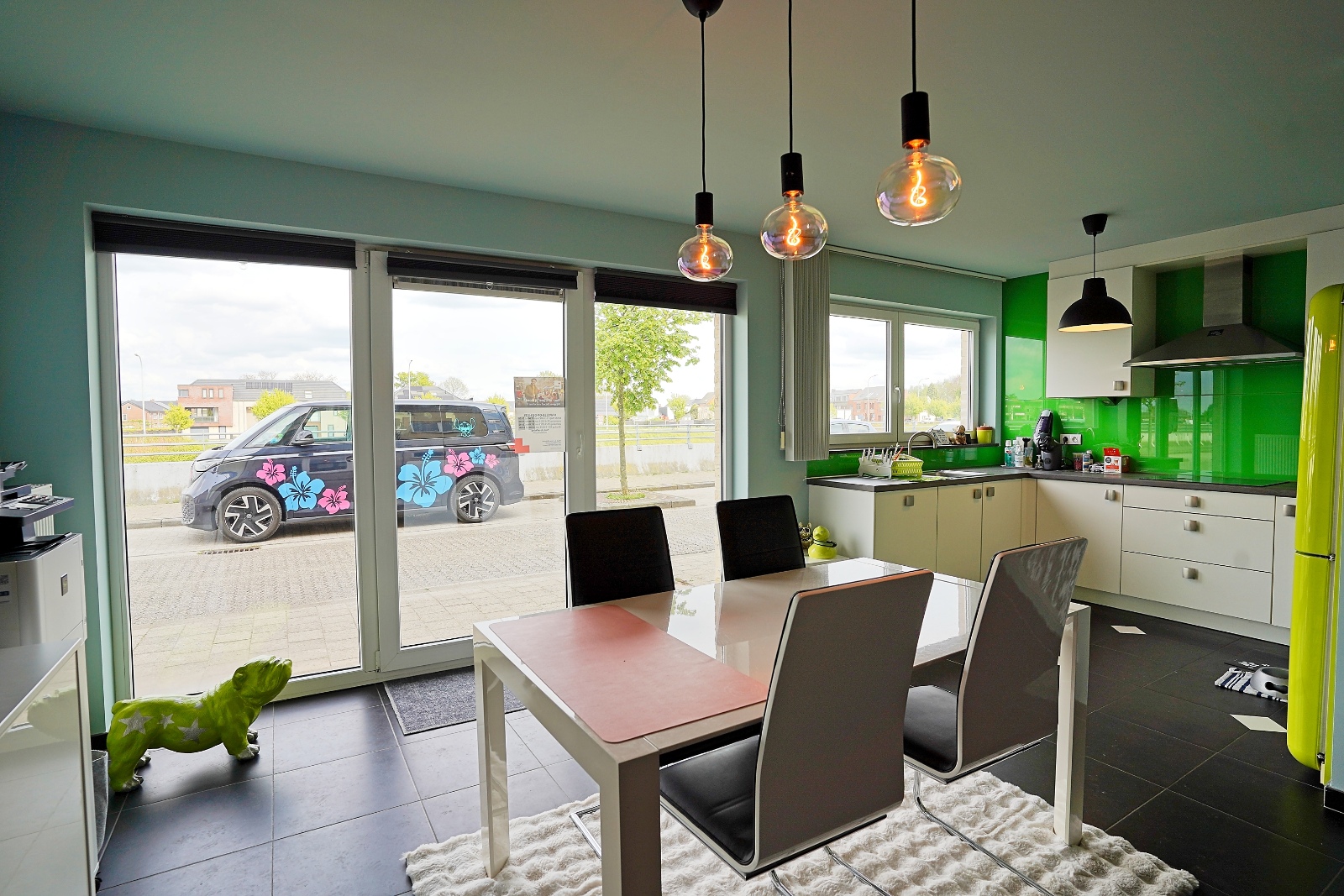 INSTAPKLAAR APPARTEMENT MET 2 SLKS TE KOOP - photo 1