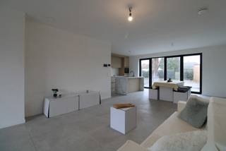 VOLLEDIG INSTAPKLARE & AFGEWERKTE BEN nieuwbouwwoning op 326m² VOLLEDIG AFGEWERKTE BEN (E-peil max E10) nieuwbouwwoning gelegen op een mooi...