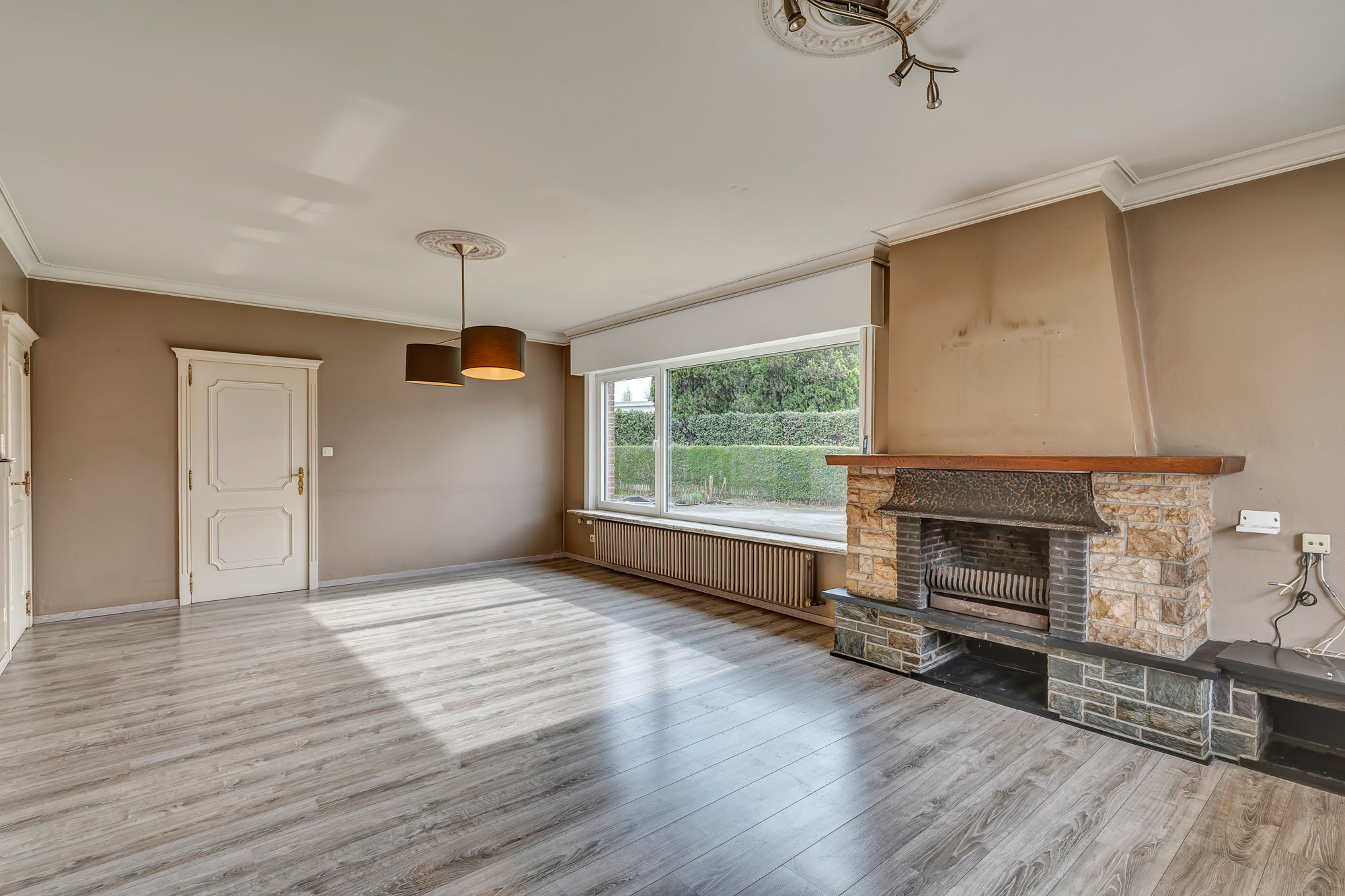 Zeer ruime woning met handelsruimte, garages en zonnige tuin - foto 3