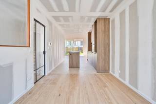 This unique mansion is located on the Van Den Hautelei in Deurne-Zuid, near the popular Boekenberg Park. They are completely renovating this mansion and combines authentic elements with a modern look. Thanks to all the new techniques, such as a heat pump, green roof, etc. you are achieving a very good energy level here. <br /><br />Deurne-Zuid is a fantastic location to live: green and easily accessible! Shops, schools and public transport are within walking distance. Both Boekenberg Park and Te Boelaerpark are in the immediate vicinity. The city center of Antwerp is also quickly accessible by tram or bike. <br /><br />Layout of the house in Deurn: <br />- Entrance hall <br />- cozy dining area on parquet flooring <br />- fully equipped open kitchen with a view over the garden<br />- living room with extra high ceiling and large windows<br />- separate guest toilet on the ground floor <br />- sunny, west-facing city garden <br />- 2 bathrooms <br />- 4 bedrooms<br /><br />Are you looking for a unique home that has authentic elements but the comfort of a new-build home. Do you also have space and an excellent location above? Then this mansion is definitely worth a visit. For more information or a free estimation of your property, contact our real estate office in Deurne: call 03/666.66.66 or email deurne@dewaele.com. <br /><br />Register of measures: no