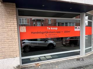 Commerciële ruimte met uitstekende ligging in casco oplevering. Residentie Gezelle is gelegen net binnen de Groene Boulevard van Hasselt,...