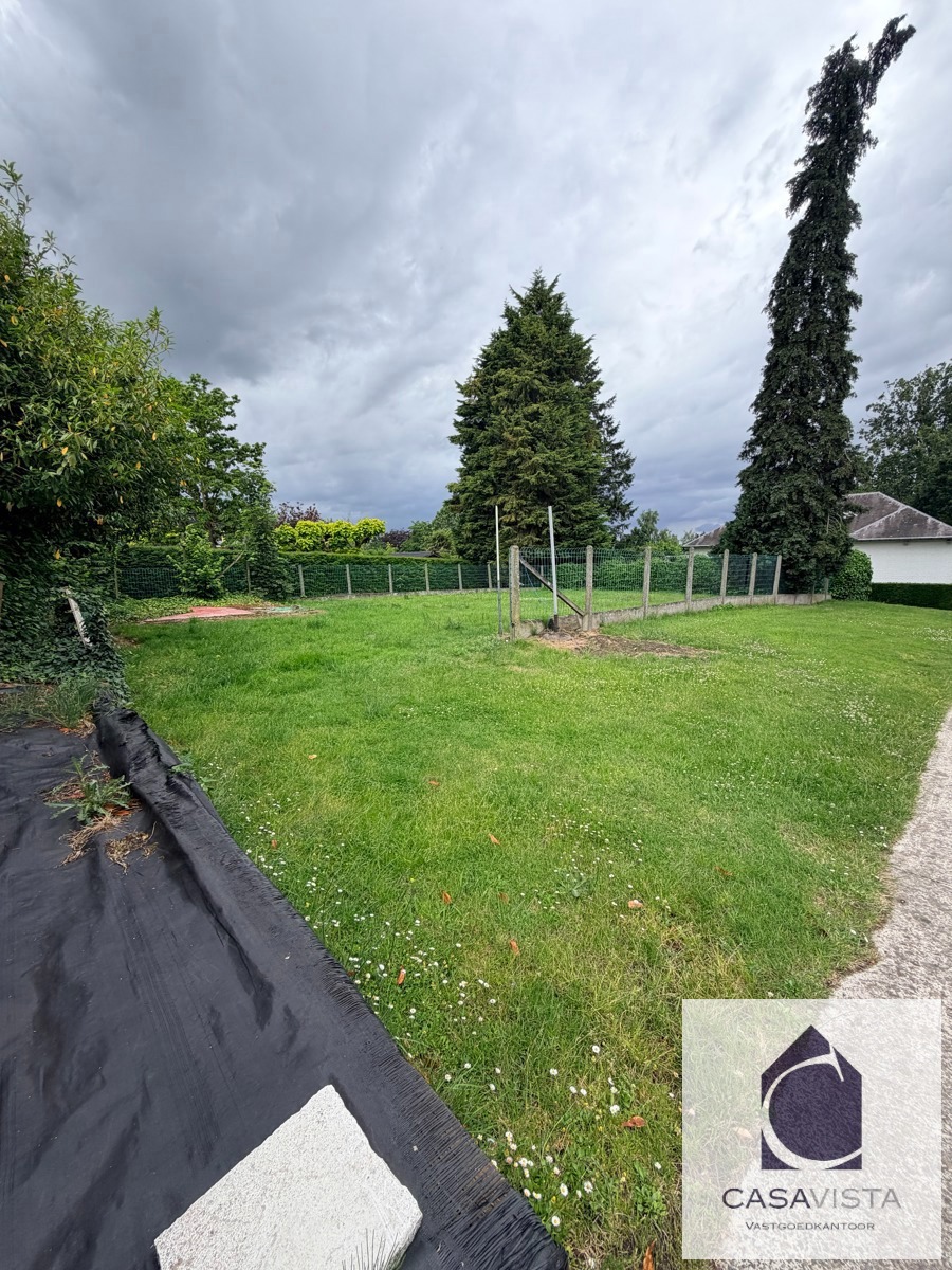 TE RENOVEREN GEZINSWONING MET 4 SLAAPKAMERS, TUIN EN GARAGES TE GERAARDSBERGEN. - foto 3