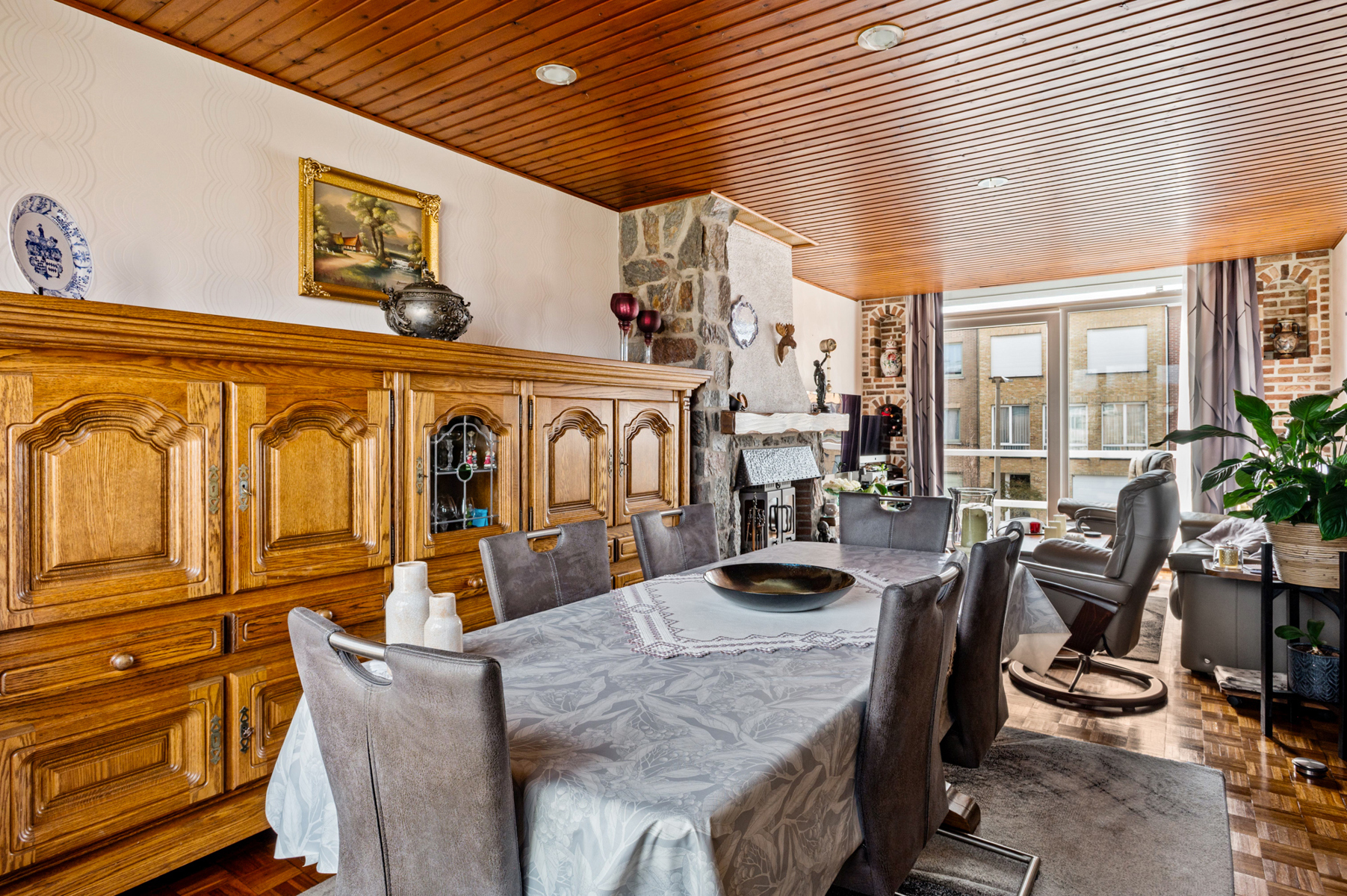 Gesloten bebouwing op een perceel van 204m² in Hoevenen. - foto 4