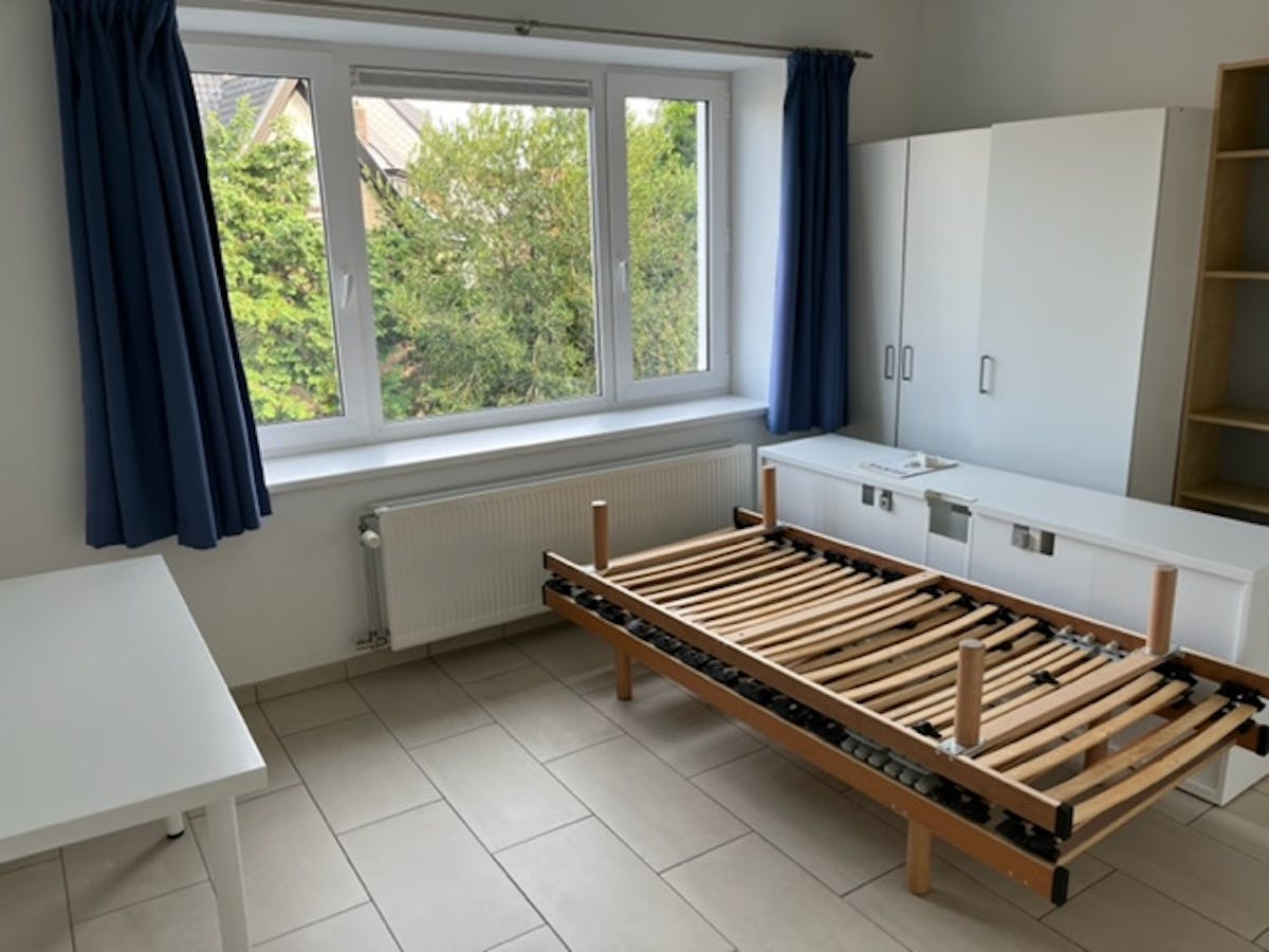 Furnished student room for rent in Kortrijk - photo 2