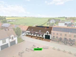 In het gezellige Westouter, dé toeristische trekpleister van Heuvelland, bevindt zich dit goeddraaiend café 't Peenhof. Deze eigendom met...