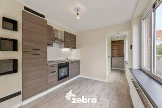 Dit duplexappartement bevindt zich pal in het centrum van Tielt. Handelszaken, horeca, scholen, sportvoorzieningen en recreatieve...