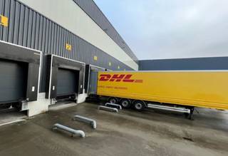 Logistieke site met magazijn van ca. 7.148 m² en kantoren te huur langs de Ringlaan in Kuurne. Voorzien van laadkades, sectionale...