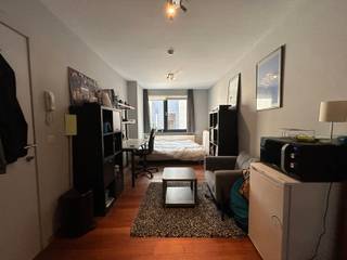 ACADEMIEJAAR 2026-2027 - ENKEL STUDENTEN/STUDENTS ONLY <br /><br />Studentenkamer met eigen sanitair, gelegen in de Lepelstraat dewelke parallel gelegen is tussen de Diestsestraat en dé Bondgenotenlaan. Het pand is omgeven door zijn historische gebouwen, winkels, campussen, openbaar vervoer … Kortom, je kan er alles vinden in de nabijheid.<br /><br />De kamer beschikt over een privatie badkamer en wordt deels meubeld verhuurd. Fietsen kunnen inpandig geplaatst worden! <br /><br /><strong><span>Interesse in een bezoek ter plaatse? 016 229 228 of verhuur@connect-immo.be</span><br /><br />Huurprijs: €560 + €120 provisie lasten (water, verwarming, elektriciteit en internet) <br /></strong>EPC: 123 kWh/m² - 1744549