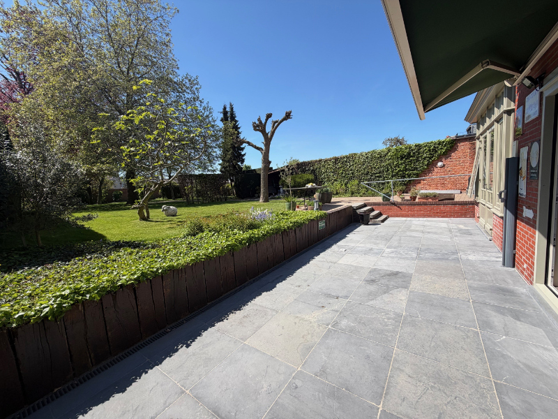 GELIJKVLOERS APPARTEMENT MET HET  GEVOEL VAN EEN BUNGALOW MET PRACHTIGE PARKTUIN - foto 4
