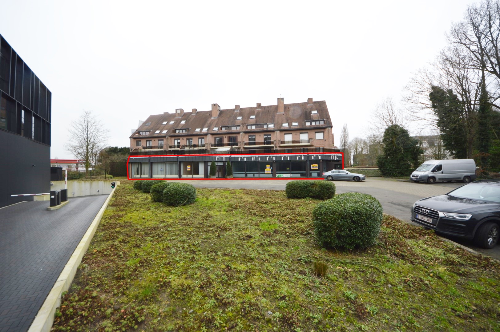 Commercial for sale in Sint-Denijs-Westrem - photo 1