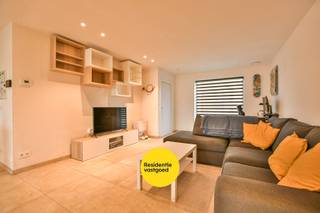 In het rustige Zwankendamme, tussen Lissewege en Zeebrugge, bevindt zich deze energiezuinige nieuwbouwwoning (2021) met garage. Met een EPC...