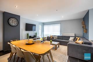 TE KOOP te Schellebelle. Deze bungalow is gelegen op een perceel van meer dan 6are met leuke tuin.De woning werd reeds grotendeels verbouwd en is...