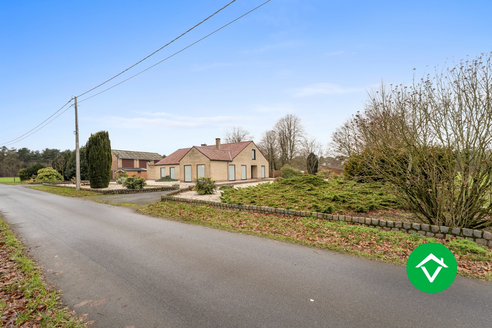 Rustig gelegen alleenstaande woning met bijgebouwen te Koekelare - foto 3