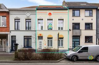 This charming townhouse was largely renovated a few years ago and is completely move-in ready. With an excellent EPC score B and compliant...