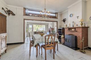 In het hart van het landelijke Proven vindt u in de Obterrestraat 42 deze te renoveren rijwoning.De woning zelf beschikt over een klassieke...