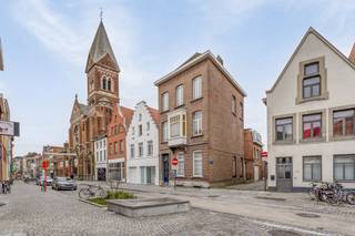 Bent u op zoek naar een uniek huis te koop met karakter en potentieel? Deze statige herenwoning in de Adegemstraat te Mechelen heeft prachtige...
