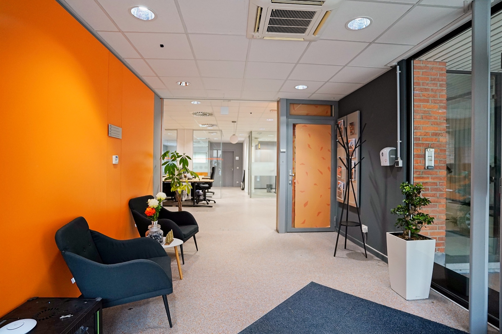 Te huur: Handelspand 165 m² met 5 parkeerplaatsen in Centrum Buggenhout - foto 2