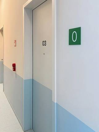 Invest carefree in this recent and modern student room, ideally located on the Spoorweglaan in Kortrijk, near the station, the city center and...