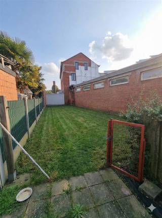 A vendre : maison avec potentiel de rénovation au cœur de WevelgemAu 19 Handboogstraat à Wevelgem, vous trouverez cette maison compacte avec beaucoup...