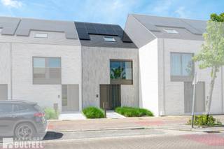 In een landelijke omgeving vindt u deze duurzame, kwaliteitsvolle en moderne BEN-nieuwbouwwoning van 2024, gebouwd volgens de strengste energienormen en uitgerust met alle moderne technische voorzieningen. De woning werd luxueus afgewerkt en biedt u op het gelijkvloers een inkomhal, een berging, een apart toilet, een lichtrijke living, een moderne, tijdloze en volledig uitgeruste keuken met quooker kraan en een grote berging/wasplaats. Op de eerste verdieping zijn er 2 slaapkamers waarvan 1 met op maat gemaakte dressing, een apart toilet en een badkamer met inloopdouche, bad en dubbele lavabo. Op de tweede verdieping zijn er nog 2 grote slaapkamers en een ruime zolder met schuiftrap. Leuk terras en tuin met zicht op de achterliggende weilanden. Carport voorzien van elektriciteit. Gemeenschappelijke fietsenberging. Bovendien beschikt de woning over de allerlaatste technieken zoals vloerverwarming/koeling met geothermische warmtepomp, 12 zonnepanelen, videofonie, conforme elektriciteit en ventilatiesysteem D. In de nabijheid van diverse fiets- en wandelroutes en recreatiedomein De Ster. Goede verbinding naar E17 en N16. Verkoop onder stelsel van registratierechten. Aarzel dus niet en ontdek samen met ons deze luxueus afgewerkte woning.