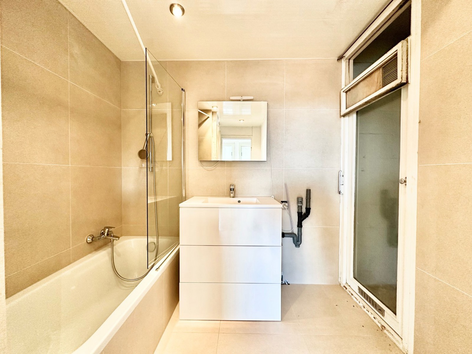 Instapklaar app. (3 slpk) op 5 minuten van het centrum - foto 2