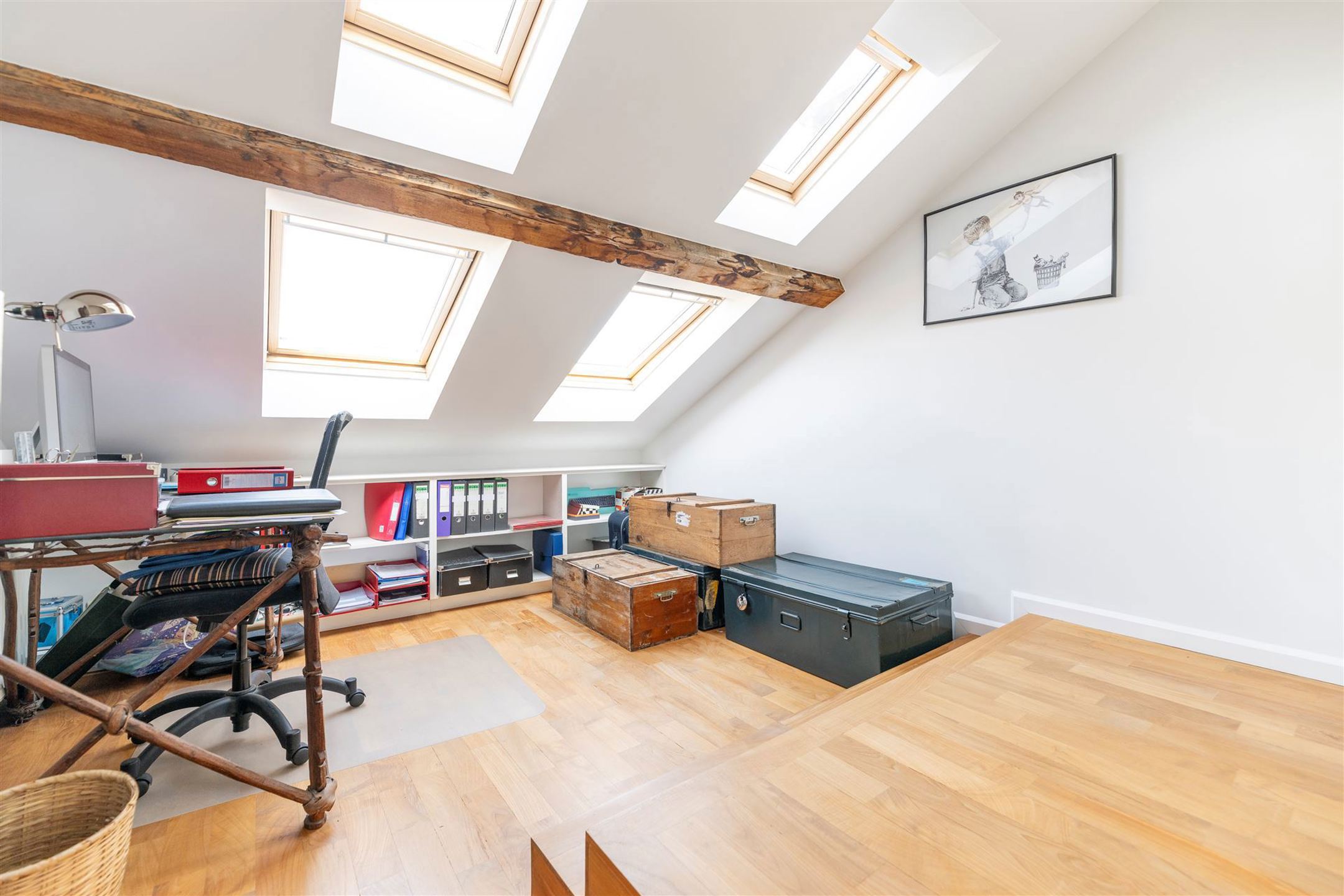 Apartment for sale in Sint-Gillis with 4 bedrooms - photo 2