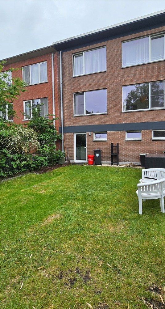 Fijn en licht appartement met garagebox en staanplaats en prachtige tuin op uitstekende ligging te Kapellen - foto 5