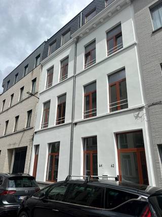 PERFECTE LOCATIE voor studenten, dichtbij verschillende universiteiten, gelegen aan het park spoor noord.Indeling van het gebouw : ondergronds:...