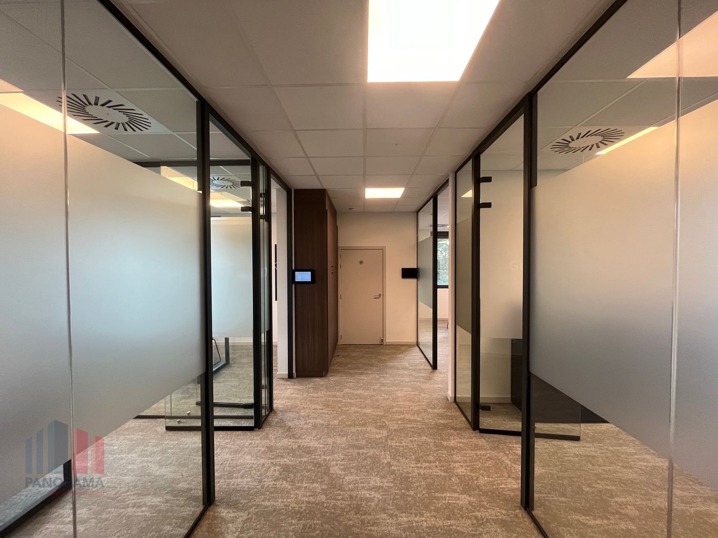 Instapklaar kantoor van 986 m² op toplocatie nabij de E17/E40 - photo 4