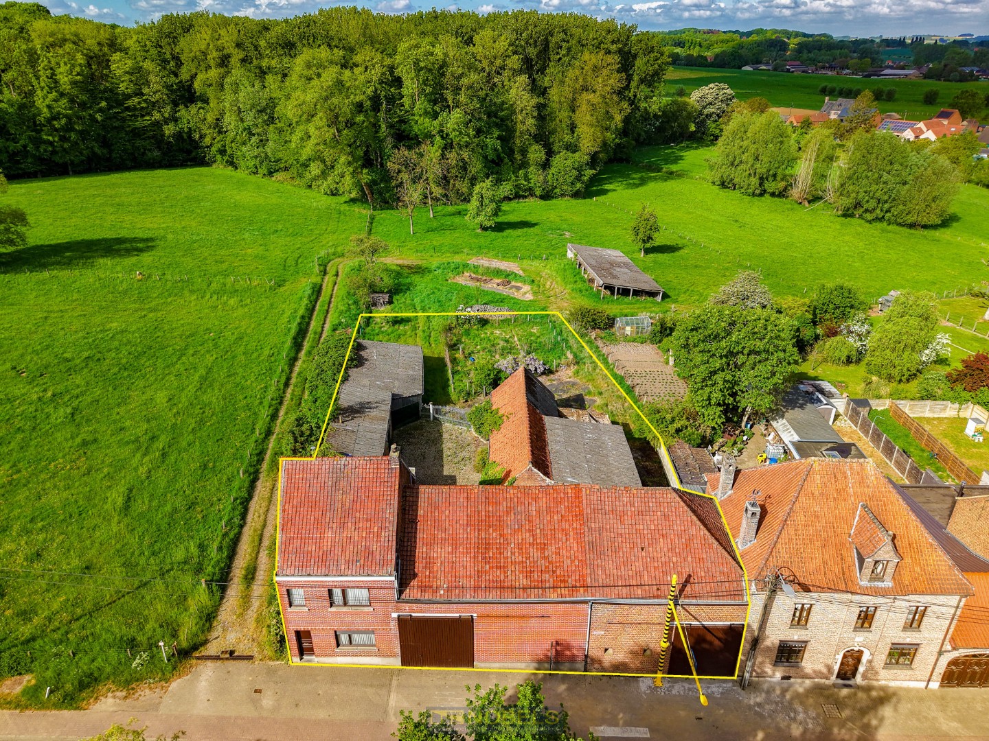 Te koop, te renoveren hoeve met stal (70m²), hangaar (100m²) en bijgebouwen te Parike (Brakel) - photo 4