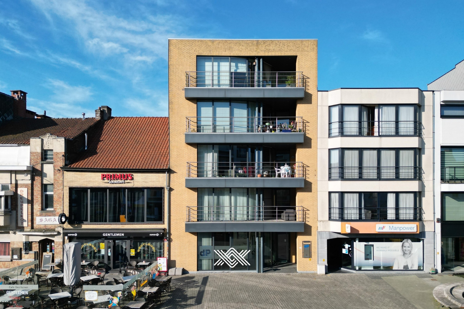Ruim appartement met 2 slaapkamers op de Markt in Deinze - foto 1