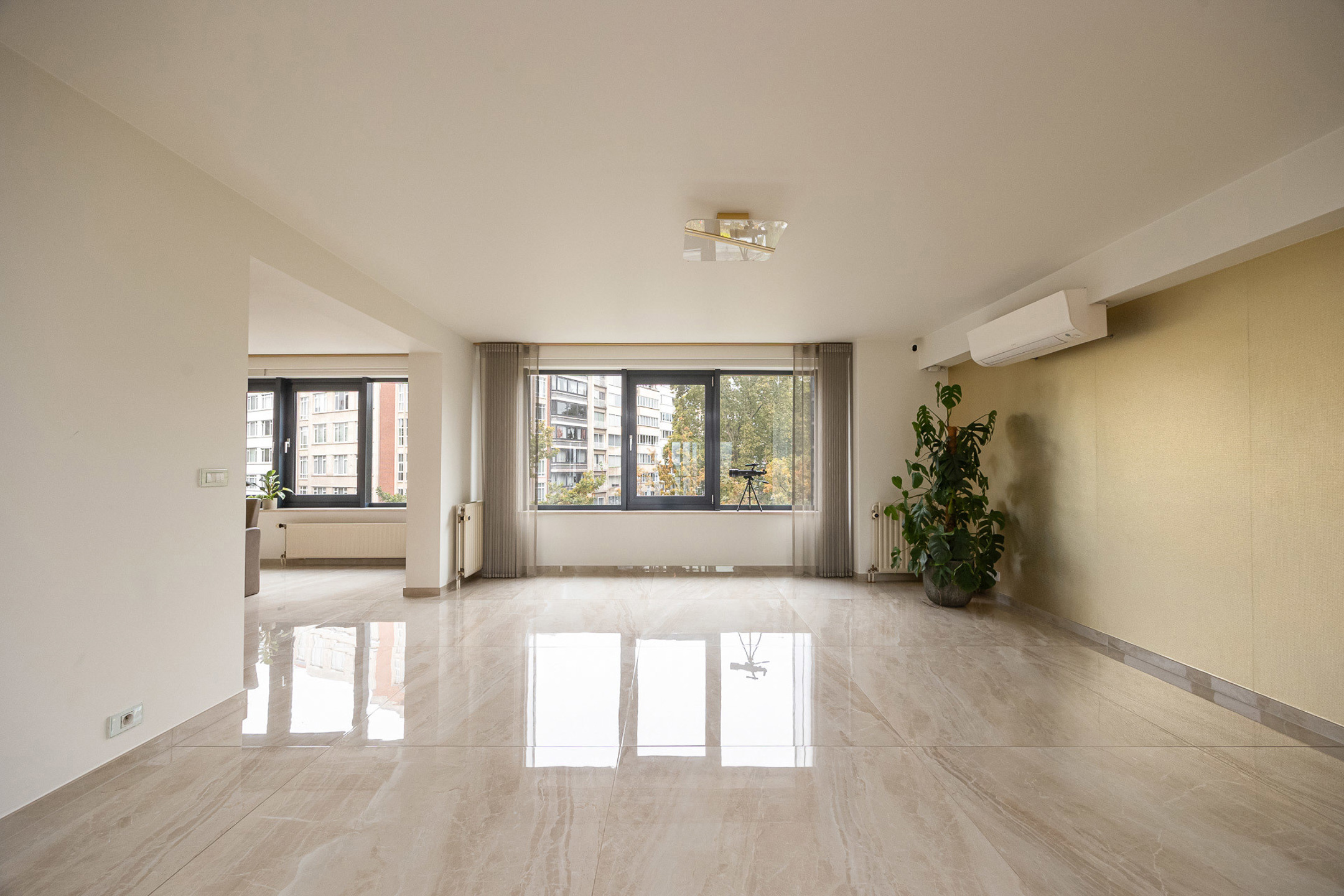 Appartement à vendre à Anvers avec 4 chambres - photo 2