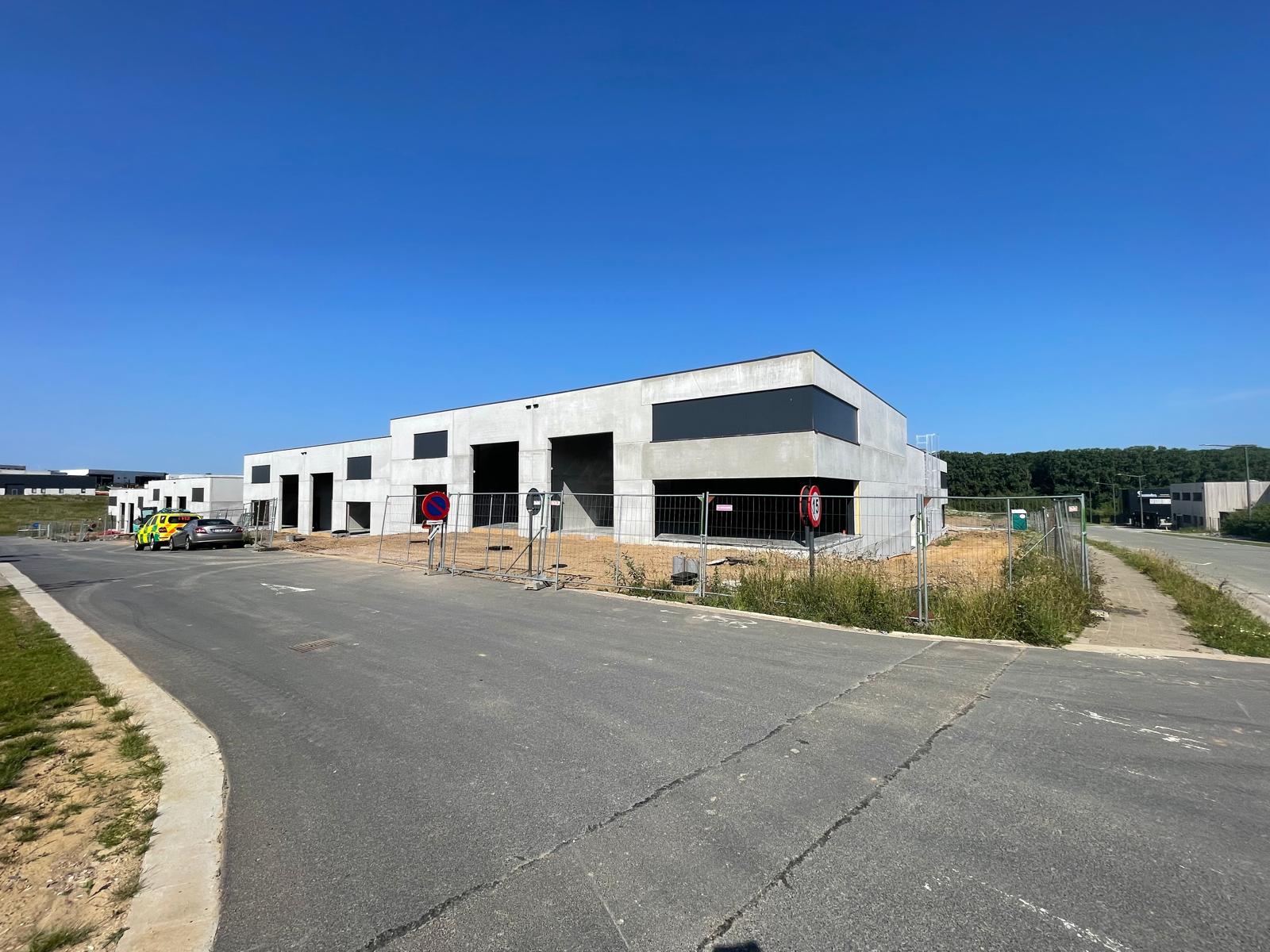 KMO unit van 325 m² nabij luchthaven Charleroi - foto 5