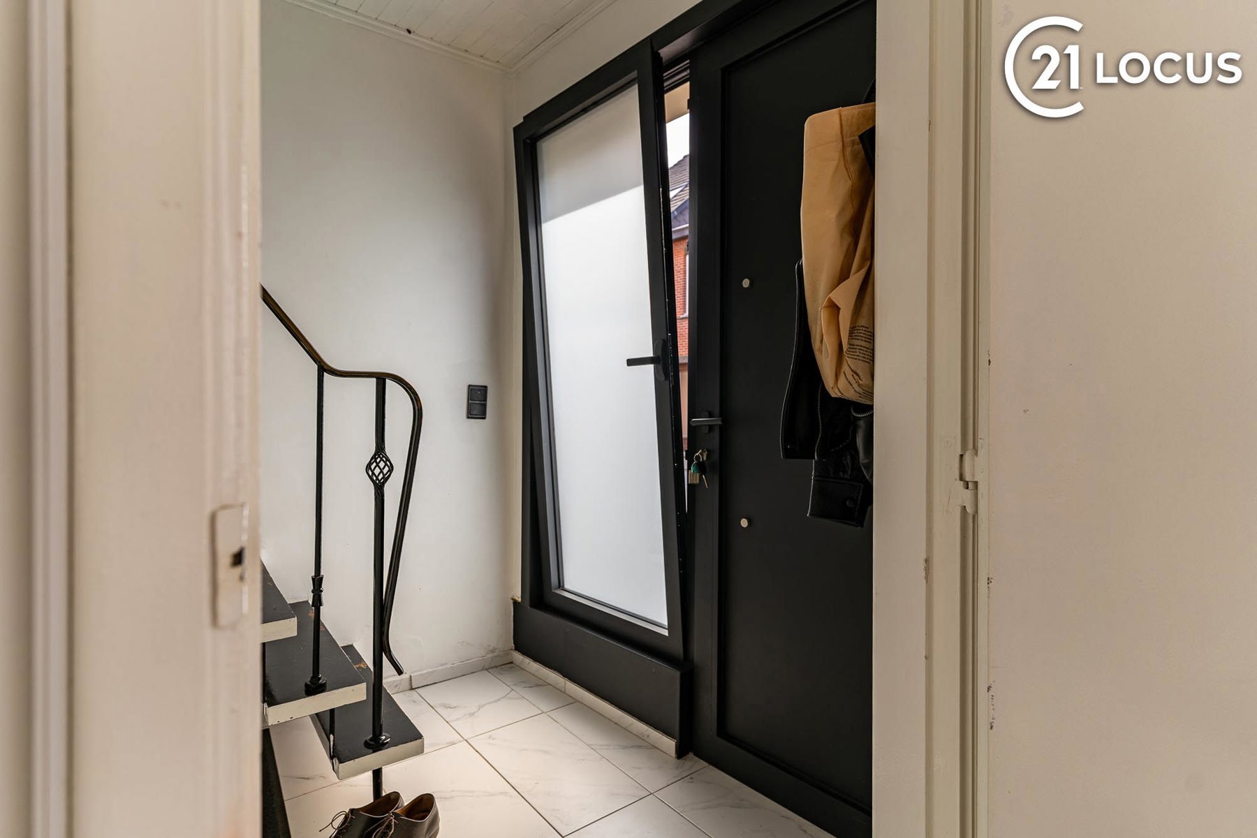 Ruime gezinswoning met 3 slpk, garage en recente renovatie - foto 4