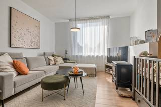 Petegem-aan-de-Leie: Lichtrijke, instapklare woning met 3 slaapkamers, 2 badkamers en een ruime garage te koop op topligging.Deze woning biedt niet...