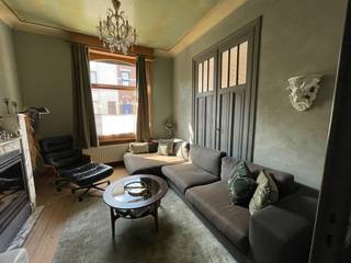In een rustige straat, pal naast het geliefde Boekenbergpark, vindt u deze charmante en instapklare woning boordevol karakter. Met een...