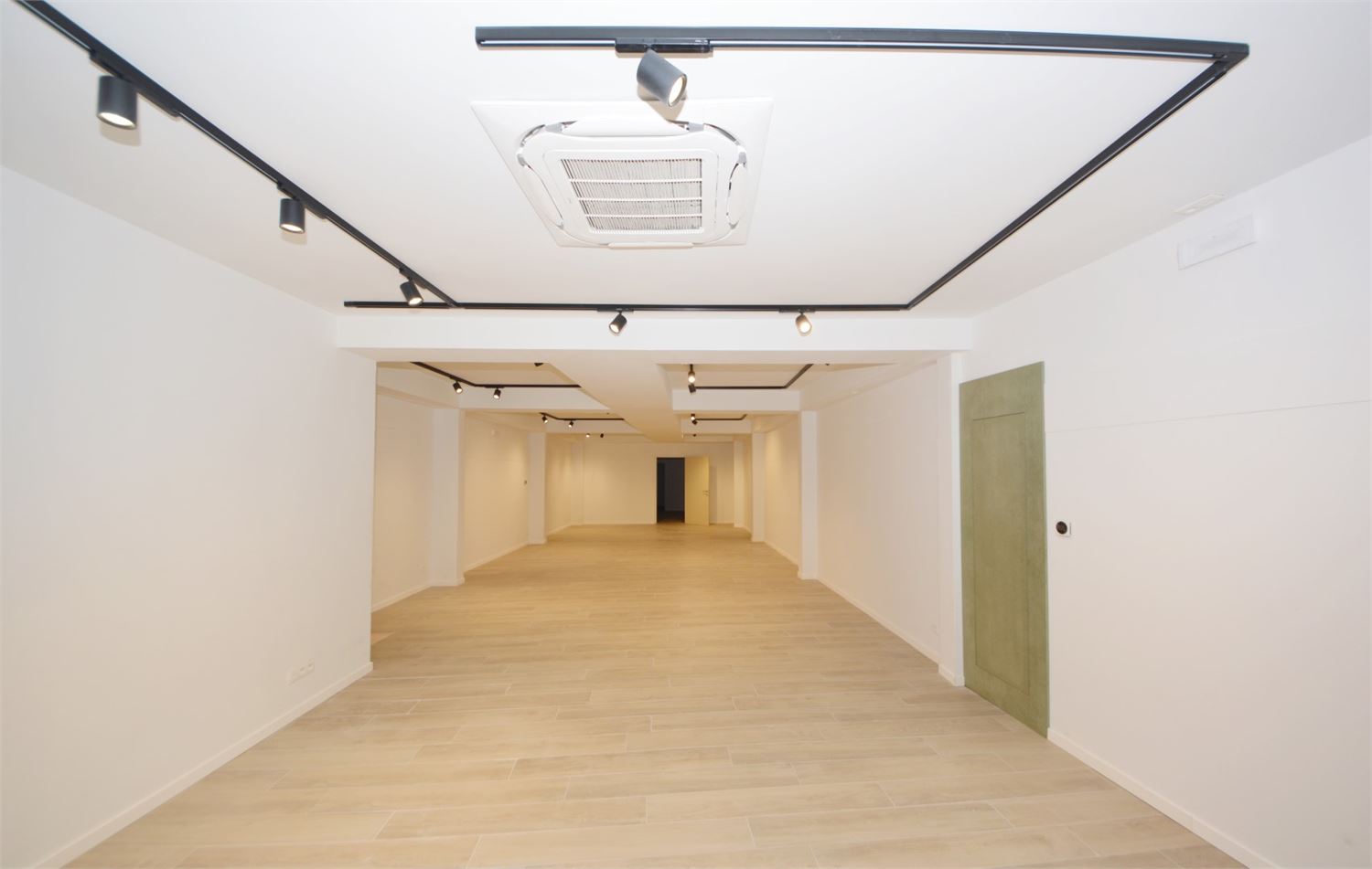 Commercial for rent in Aalst - photo 2